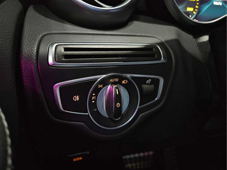 Mercedes-Benz C 200 d Station 9G-TRONIC AMG Line (26)