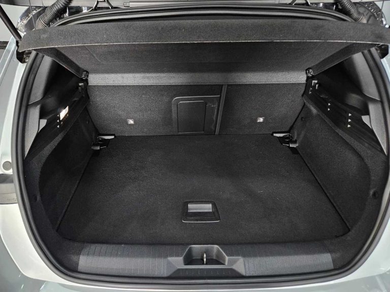 Opel Astra 1.2 T GS Aut (28)