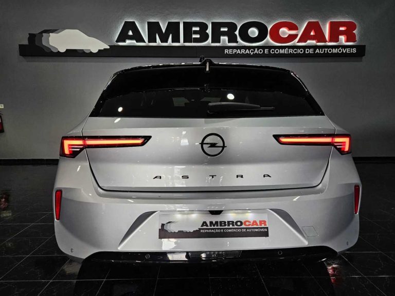 Opel Astra 1.2 T GS Aut (6)