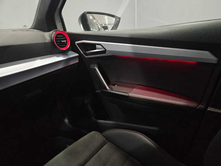 SEAT Arona 1.0 TSI FR (1)