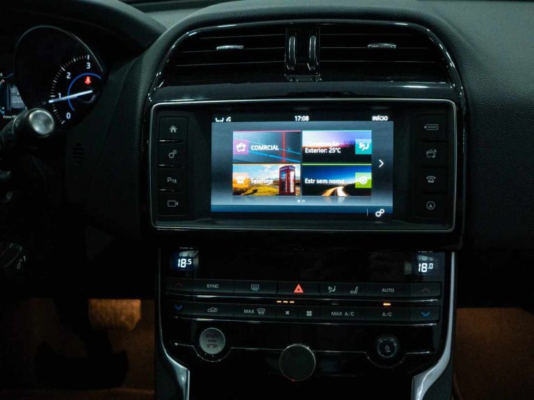 Jaguar XE 2.0 D R-Sport Aut (13)