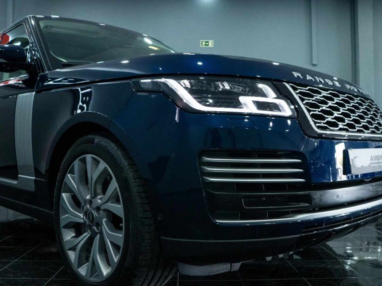 Land Rover Range Rover P400e Plug-in Hybrid Vogue (1)