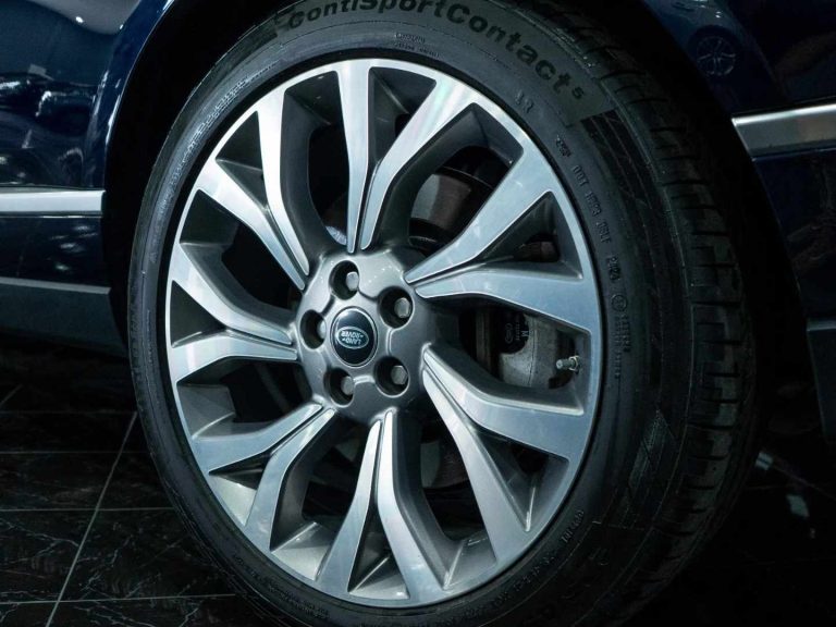 Land Rover Range Rover P400e Plug-in Hybrid Vogue (7)