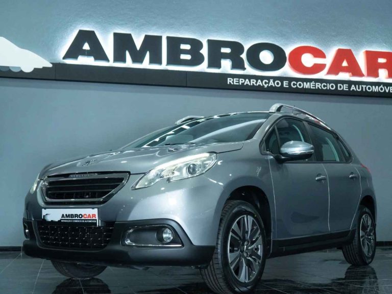Peugeot 2008 1.2 PureTech Allure (1)