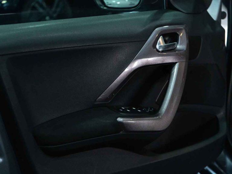 Peugeot 2008 1.2 PureTech Allure (10)