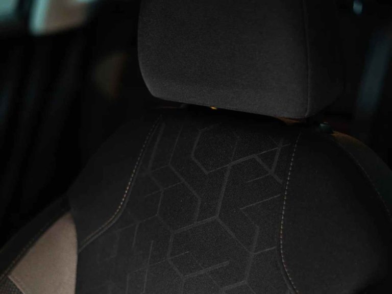 Peugeot 2008 1.2 PureTech Allure (16)