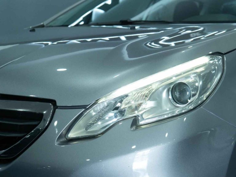 Peugeot 2008 1.2 PureTech Allure (3)