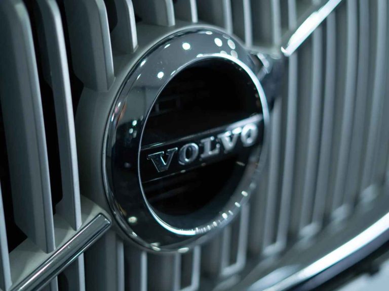 Volvo XC 90 2.0 D4 Inscription (2)