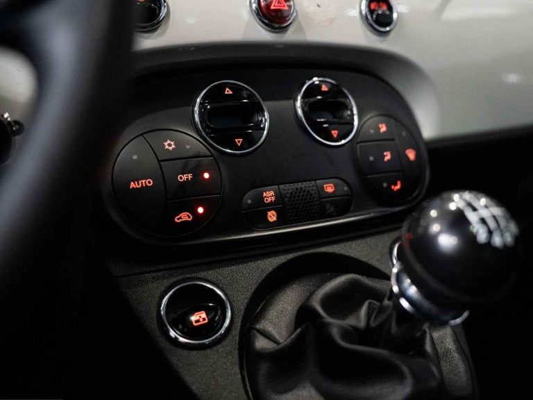 Fiat 500 1.0 Hybrid Branco (16)