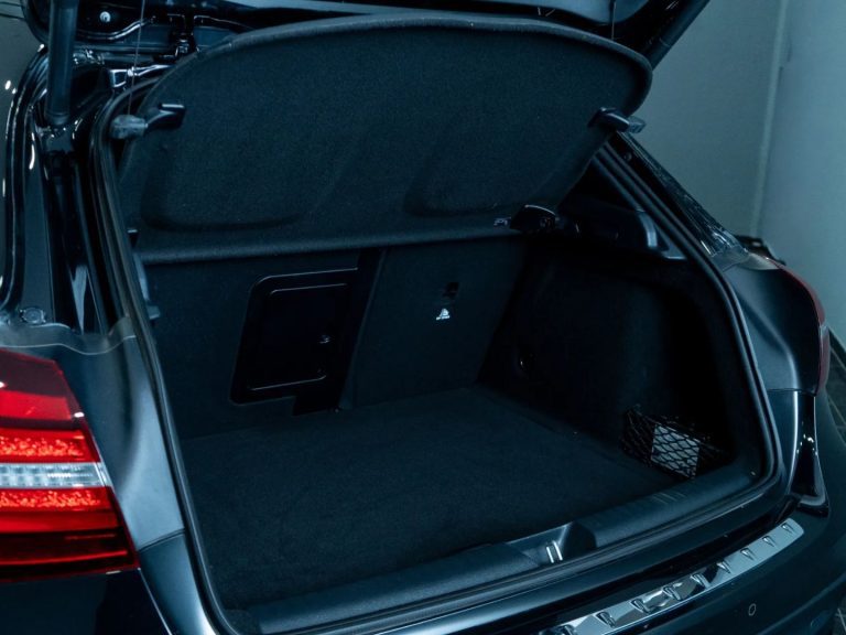 Mercedes-Benz GLA 180 7G-DCT AMG Line 2 (10)