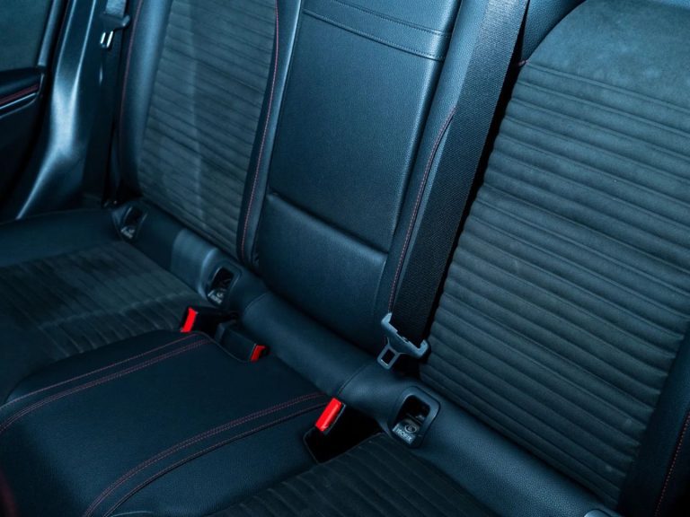 Mercedes-Benz GLA 180 7G-DCT AMG Line 2 (11)