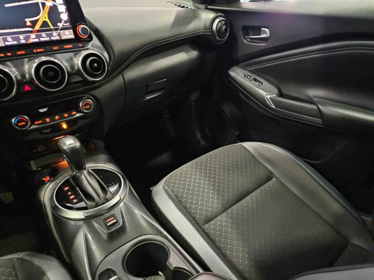 Nissan Juke 1.0 DIG-T N-Connecta NAV. DCT (27)