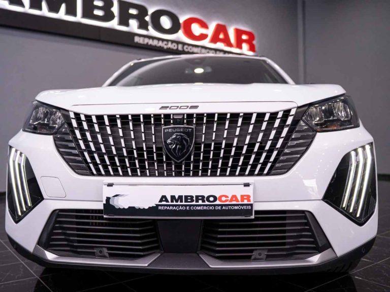 Peugeot 2008 PureTech 100 Allure Branco (16)