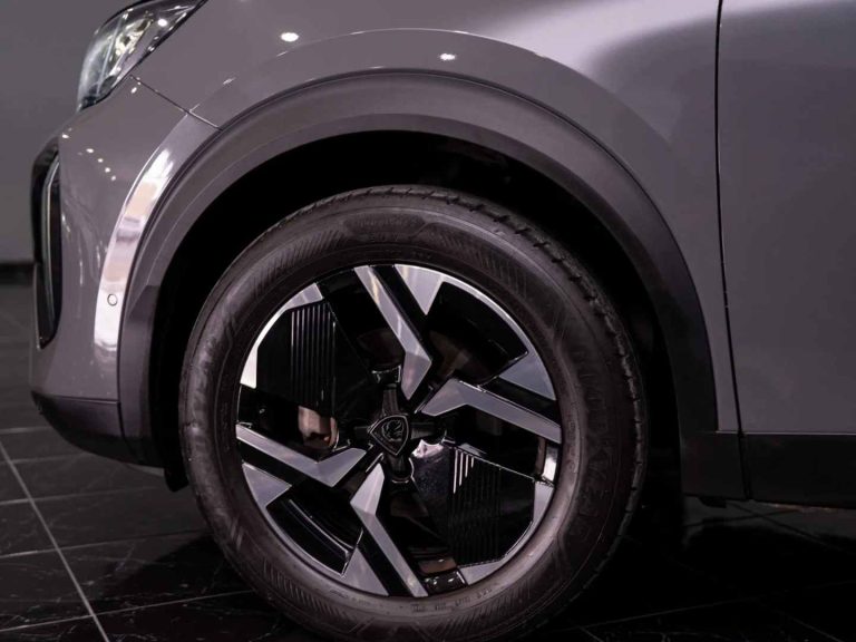 Peugeot 2008 PureTech 100 Allure Cinzento (7)