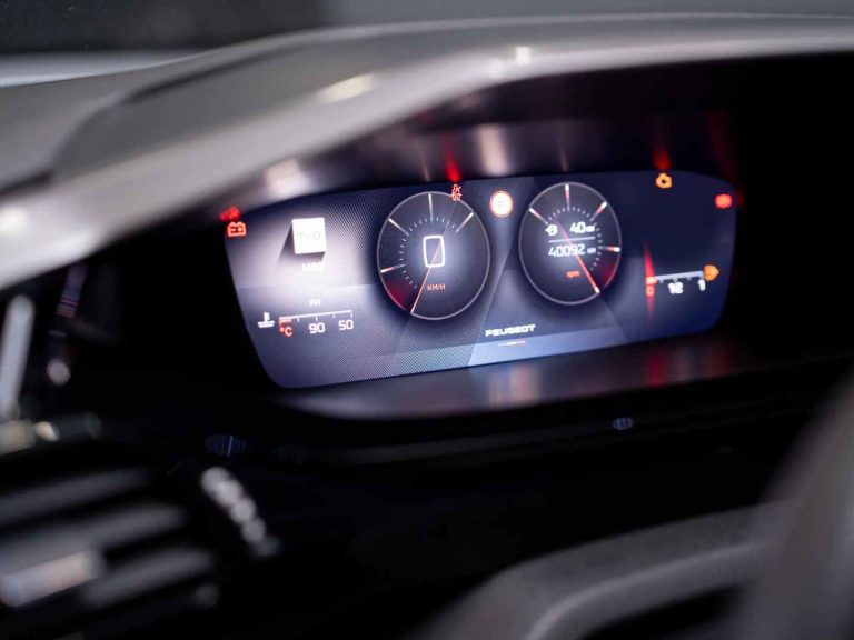 Peugeot 308 1.2 PureTech Allure (14)