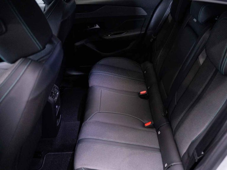 Peugeot 308 1.2 PureTech Allure (17)