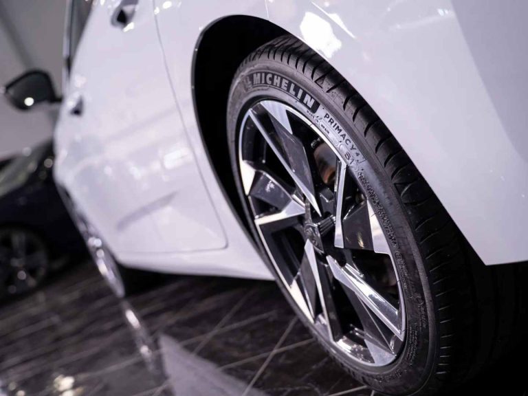 Peugeot 308 1.2 PureTech Allure (8)