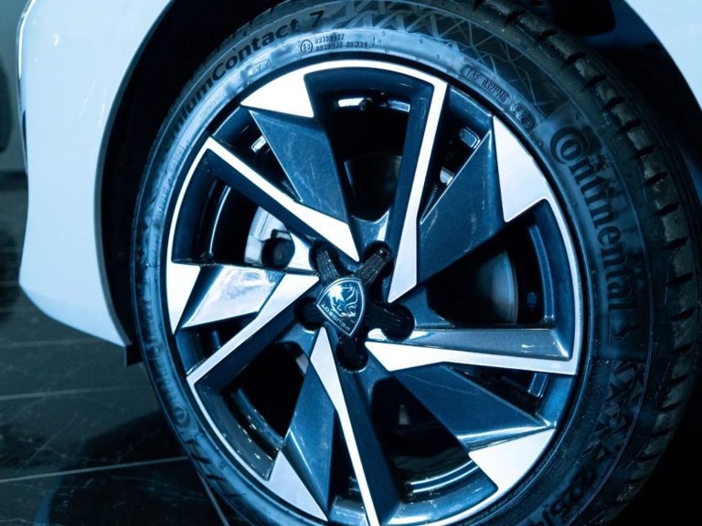 Peugeot 308 SW 1.5 BlueHDi Allure Pack EAT8 (5)