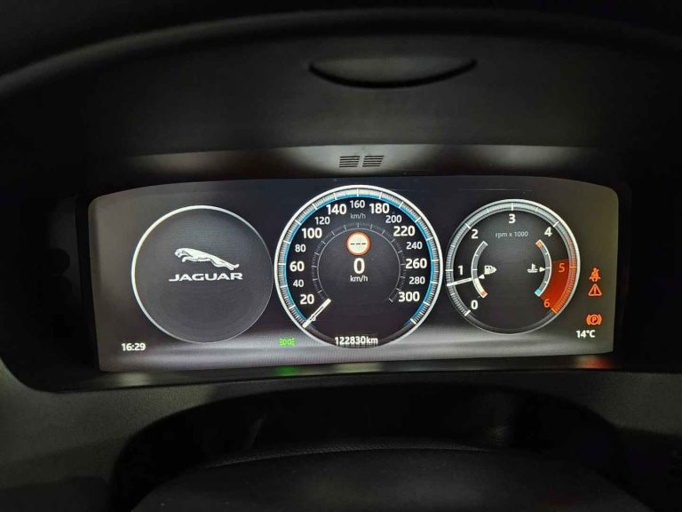 Jaguar F-Pace 2.0 i4D R-Sport (14)
