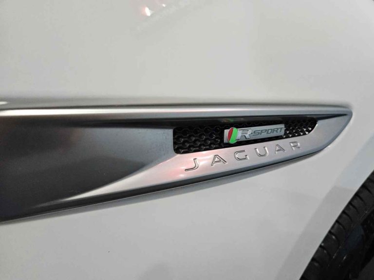 Jaguar F-Pace 2.0 i4D R-Sport (25)