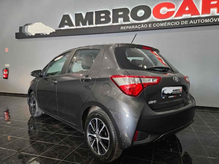 Toyota Yaris 1.0 VVT-i Exclusive (3)