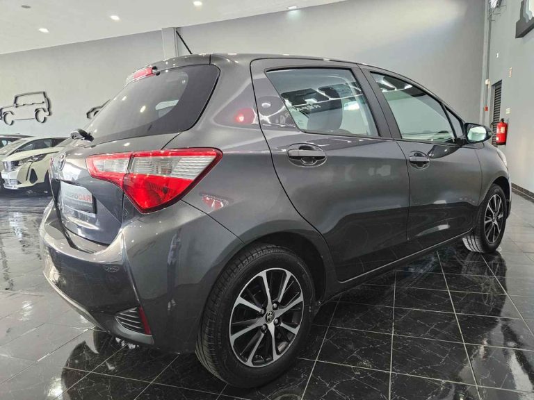 Toyota Yaris 1.0 VVT-i Exclusive (5)