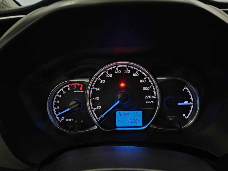 Toyota Yaris 1.0 VVT-i Exclusive (8)