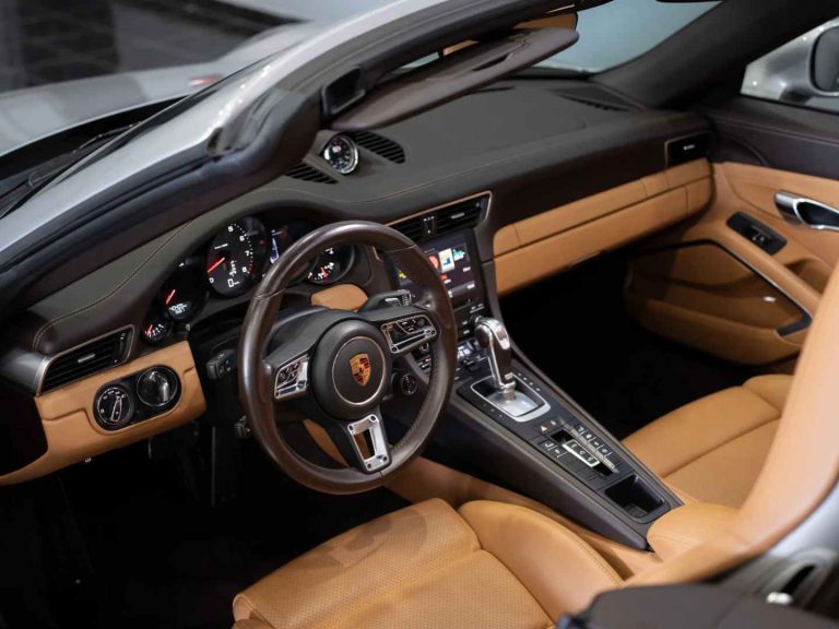 Porsche 911 (1011) Carrera 4 S PDK