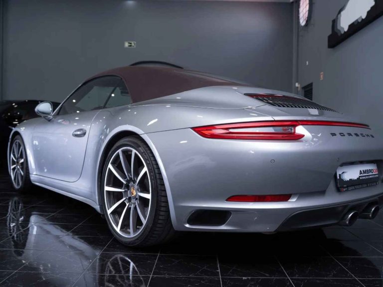 Porsche 911 (1018) Carrera 4 S PDK