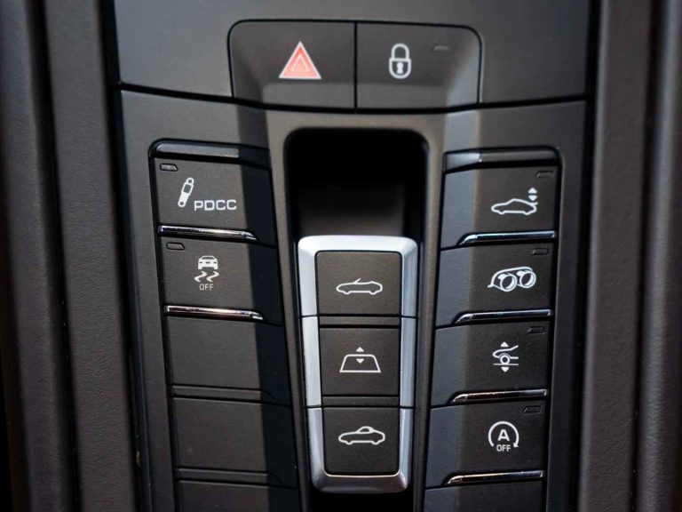 Porsche 911 (1019) Carrera 4 S PDK