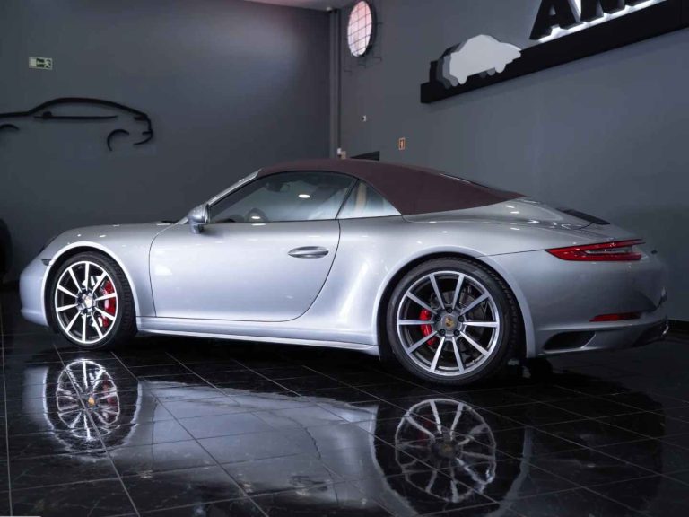 Porsche 911 (1022) Carrera 4 S PDK