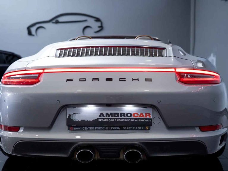 Porsche 911 (1024) Carrera 4 S PDK