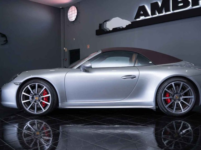 Porsche 911 (1025) Carrera 4 S PDK