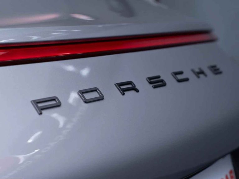 Porsche 911 (1028) Carrera 4 S PDK