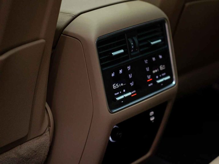 Porsche Cayenne (4)